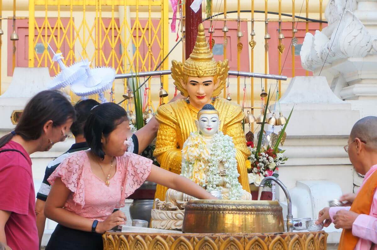 Shwe dagon pagoda-how to pray